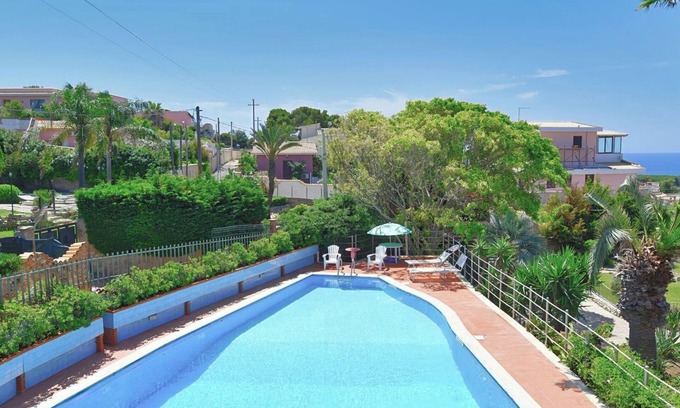Syracuse Villa | Villa Terra Di Luce, Mediterranean Charm near Syracuse