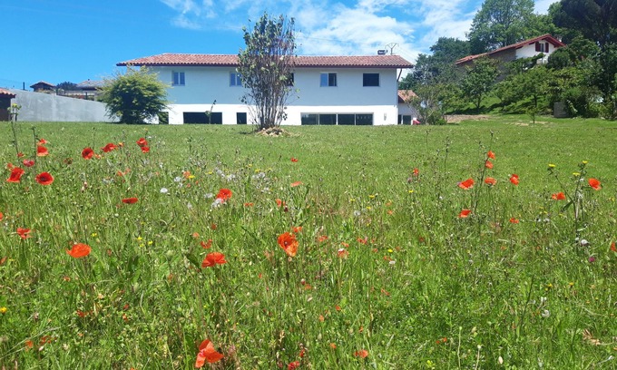 Behobie Villa | Villa Très Proche de Tout et au Calme