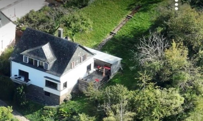 Cochem House | Villa Tusculana - Holiday home, shower and bath, WC, sleeps 4 or more