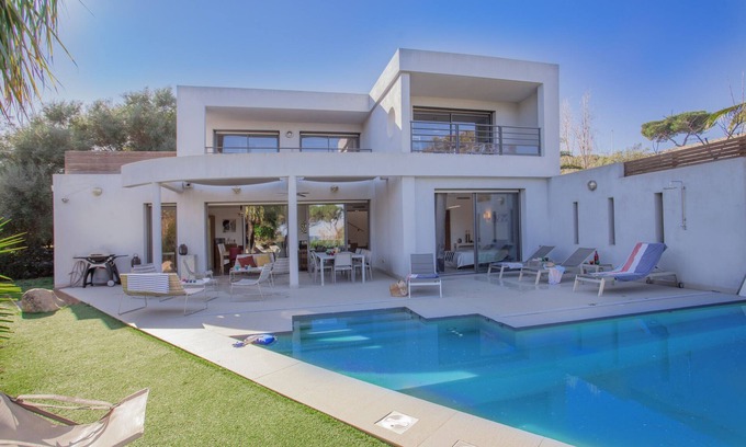 Marine de Saint Ambroggio Villa | Villa U Spanu, Modern villa with heated pool