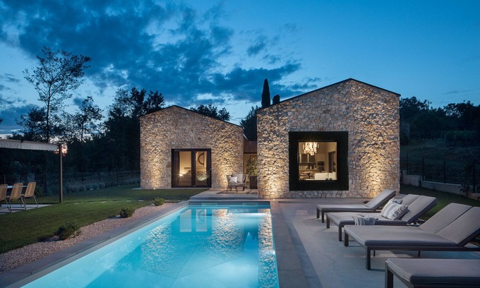 Karojba Villa | Villa Ulmus near Motovun for 6 people with heated pool & jacuzzi