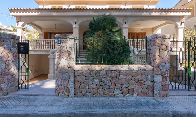 Alcudia Cottage | Villa Vallespir - Beautiful villa with garden 200 meters away from the beach
