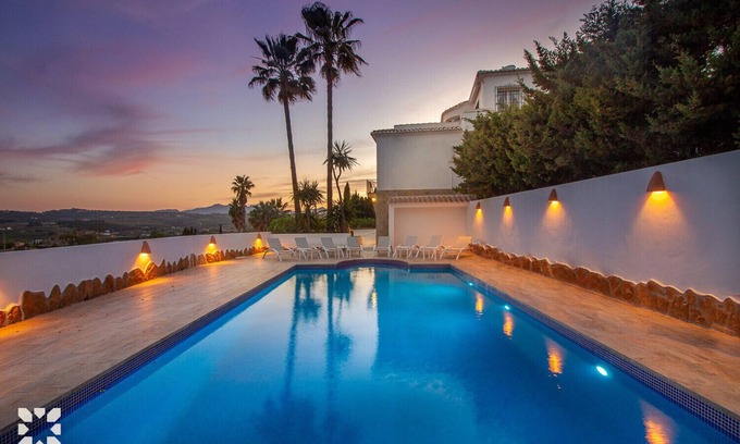 Teulada Villa | Villa Vermell by Abahana Villas