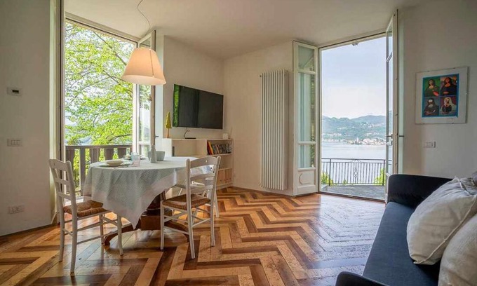 Orta San Giulio Apartment | Villa Vescovo Appartamento con accesso al lago