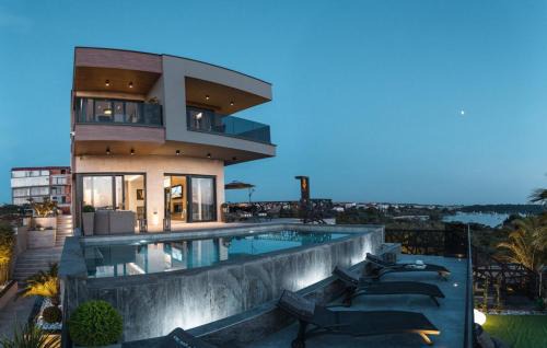 Medulin Villa | Villa Vie in Medulin for 10 people with heated pool, wellness and home cinema
