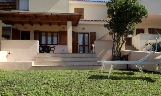 Rena Majore Villa | Villa "Villino Mannucciu" with Private Garden & A/C