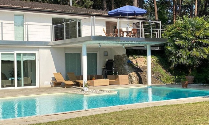 Luino Villa | Villa Violetta in Luino with pool and garden