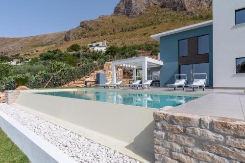Castellammare del Golfo Villa | Villa vista mare con piscina a sfioro a Scopello