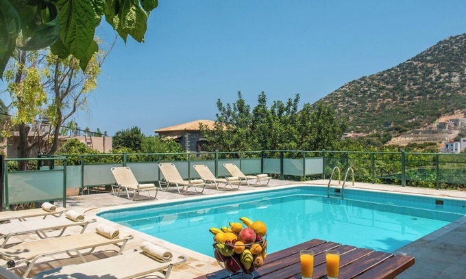 Vlichada Villa | Villa Vlychada w. Pool, Jacuzzi & Sea Views - 4BRnn