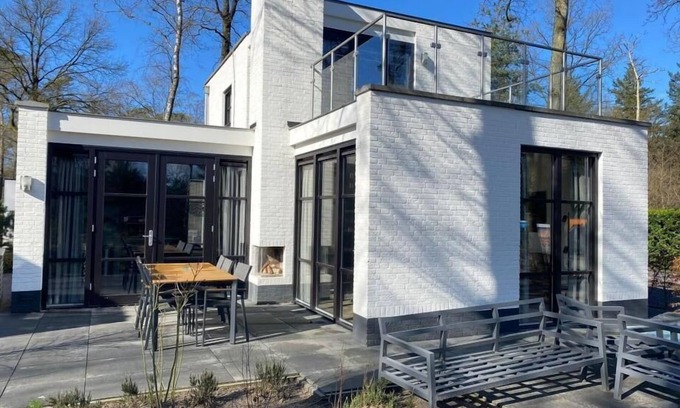 Noordoostelijk van Schaarsbergen House | Villa with 3 bedrooms, 2 bathrooms and a roof terrace
