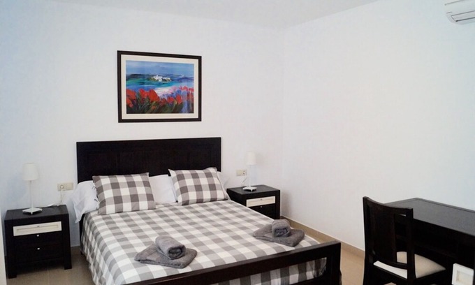 Cala'n Bosch Villa | VILLA WITH 4 BEDROOMS, PRIVATE POOL AND A/C
