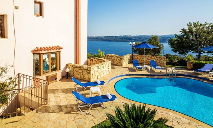 Katochori Villa | Villa with a great view to Souda and Akrotiri