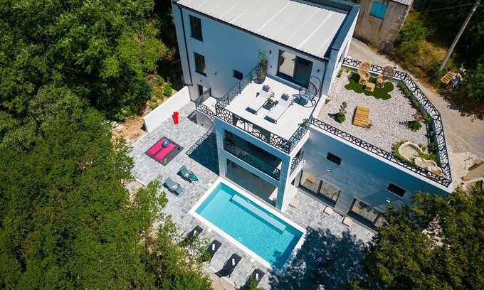 Crikvenica Villa | Villa with a pool and spa