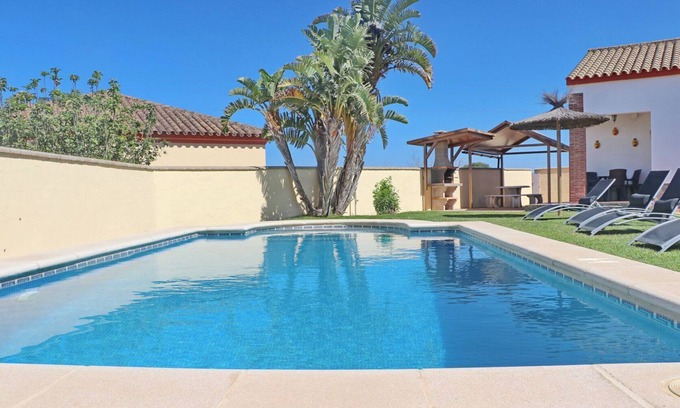 Conil de la Frontera Ski Chalet | Villa with WIFI, BBQ and swimming pool