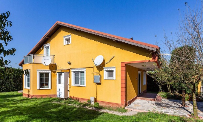 Bayramoglu Mahallesi Villa | Villa with Garden Surrounded by Nature in Sapanca