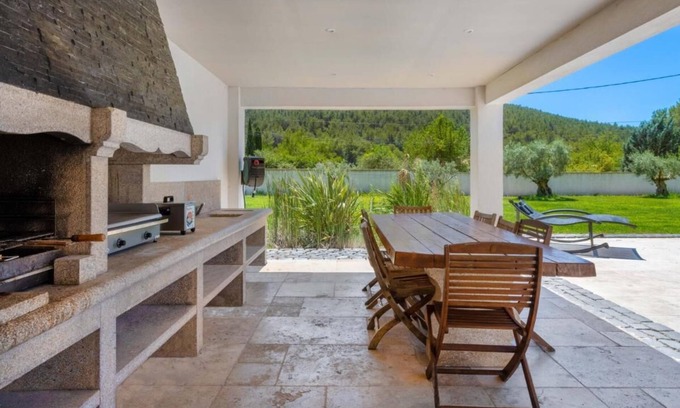Cuges-les-Pins Villa | Villa with heated pool spa gym and cinema - by feelluxuryholidays