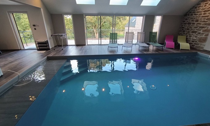 Ploudalmezeau Villa | Villa with indoor swimming pool, shops 700 m , beaches 3 km . A little paradise!