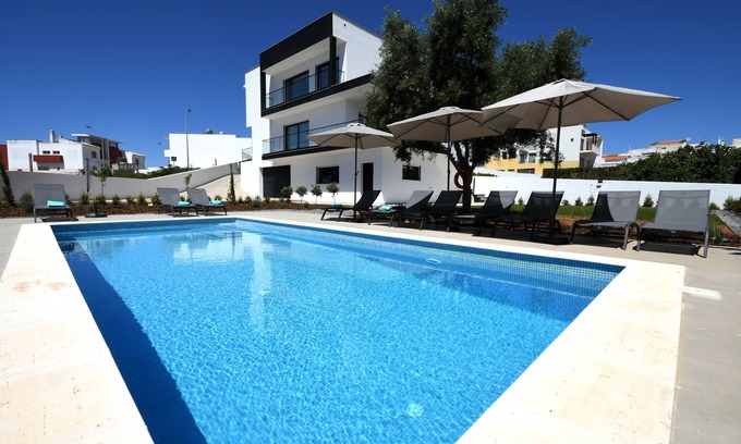 Portimao Villa | Villa with modern architecture, 7 minutes from the beach.