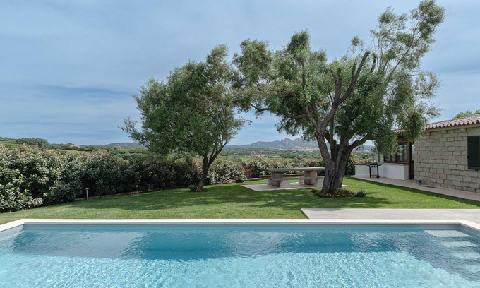 Arzachena Villa | [VILLA WITH POOL] IN THE HILLS OF GALLURA