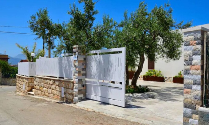 Alcamo Marina Villa | villa with pool near the beach