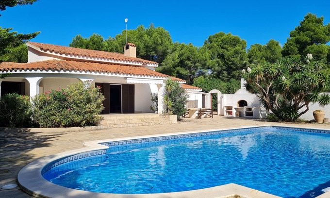 L'Ametlla de Mar Ski Chalet | Villa with private pool in l'Ametlla de Mar!