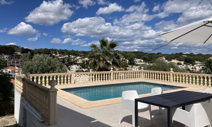 Urbanitzacio la Fustera House | Villa with private pool near the beach with free WiFi