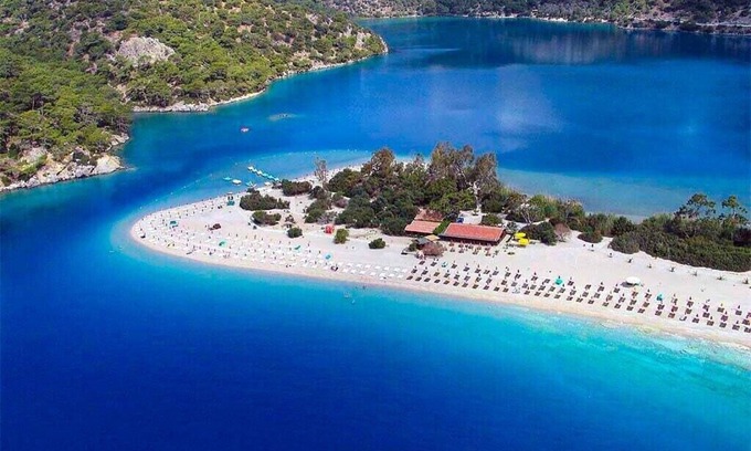 Fethiye City Center Villa | Villa with Private Pool right on the beach front, 50 meters to the beach and sea