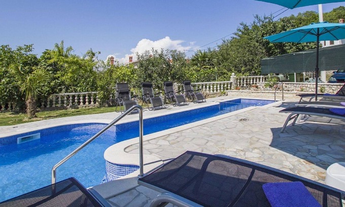 Kapelica Cottage | Villa with private swimming pool and garden for up to 10 people
