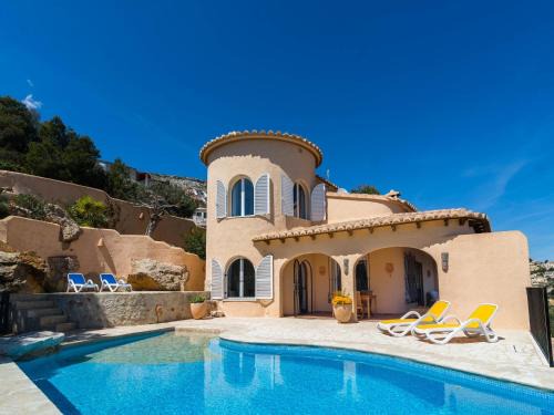 Cumbre del Sol Villa | Villa with Sea Breeze Charm
