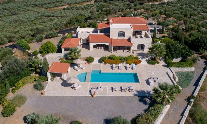 Asteri Villa | Villa with sea views, extra large pool, luxury amenities, near Rethymno