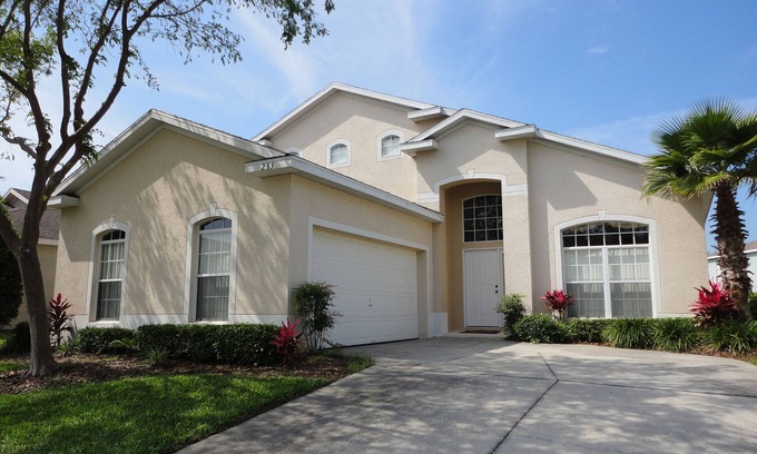 Davenport Villa | Villa With Secluded Private Pool,Lake View, Games Room free WiFi