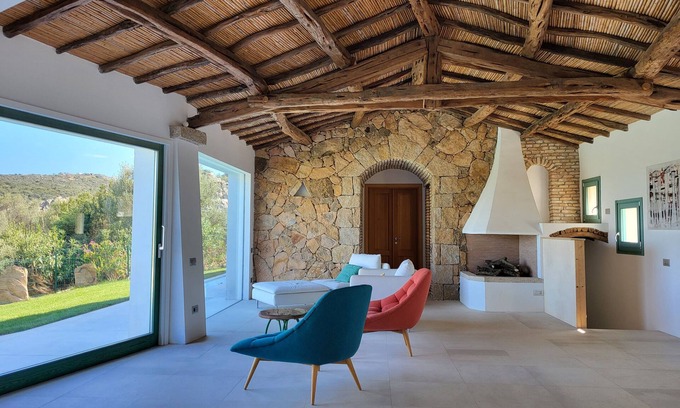 San Pantaleo Villa | Villa with swimming pool and sea view