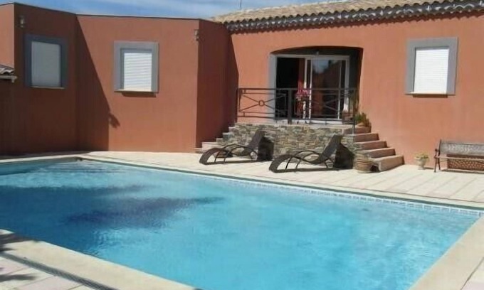 Les Angles Villa | Villa with swimming pool, near Avignon, for 6 people, ideal family vacation