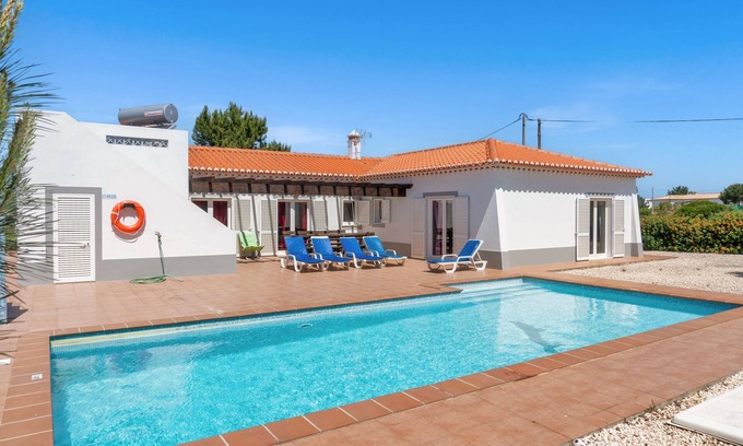 Aljezur House | Villa With Swimming Pool in Vale da Telha