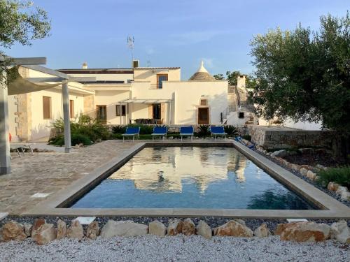 Alberobello House | Villa with Trullo and Pool, Alberobello