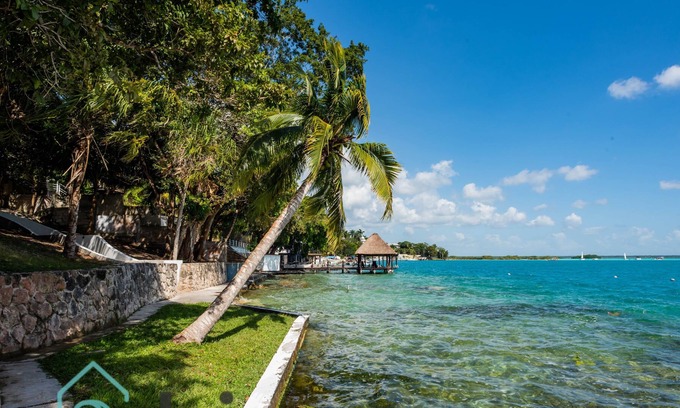 Chetumal Villa | Villa Xtohil on the magic 7 collors lagoon