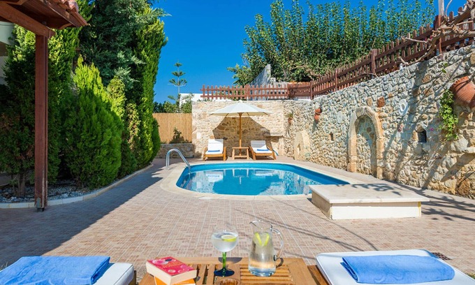 Asteri Villa | Villa Yannis is a traditional 4-bedroom villa with private pool in Asteri