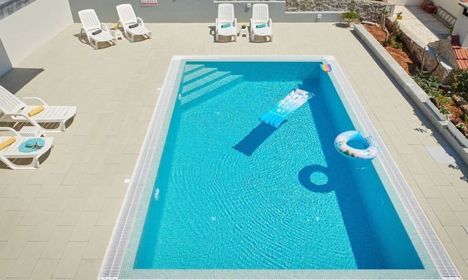 Businci Apartment | Villa ZEN Trogir - Studio Okrug - heated overflow pool, parking - EV charging