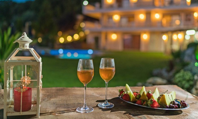 Kaloniktis Villa | Villa Zeus Apts- Unique Surrounding