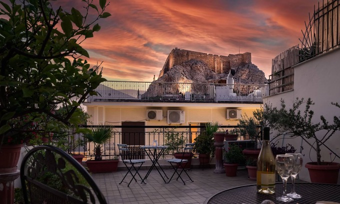 Plaka Villa | ViLLA127: Three Bedroom Apartment with Acropolis View