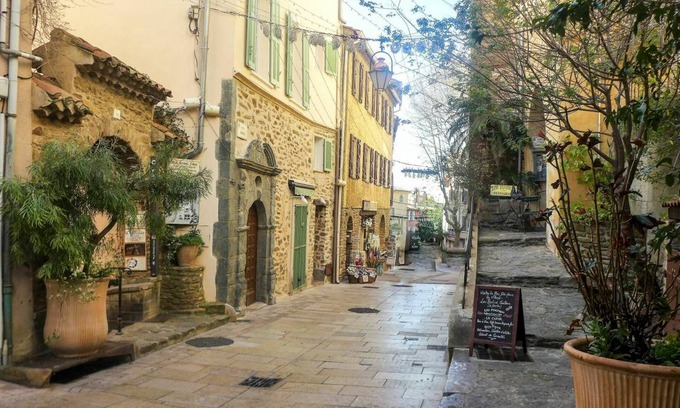 Bormes-Les-Mimosas Apartment | Village De Bormes Les Mimosas 23.1