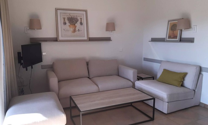Pont Royal Apartment | Village Pont Royal in Provence - maeva Home - 3 room apartment for 6 people - Prestige