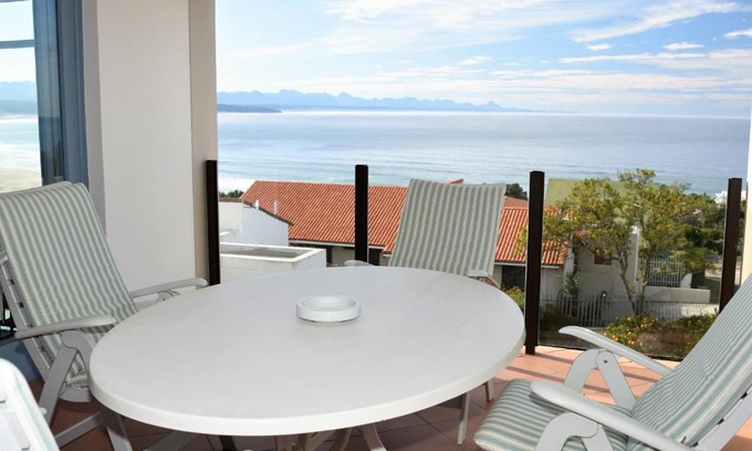 Plettenberg Bay Apartment | Village Square 12