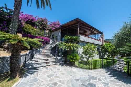 Rezza House | Villaré, villetta con piscina nel verde in Riviera