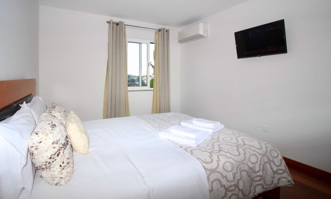 Madeira Island Apartment | Villas Quinta da Lapa 2. Flat D. Heated pool. WiFi