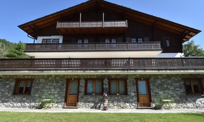 Ville Sur Sarre Apartment | Ville Sur Sarre Apartment, Sleeps 4 with WiFi