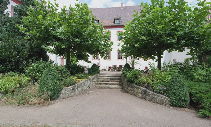 Triestewitz Apartment | Vintage Apartment in Arzberg - Triestewitz with Terrace