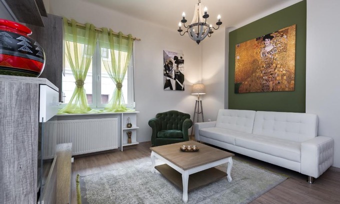 Plaka Apartment | Vintage Apartment in the Heart of Plaka