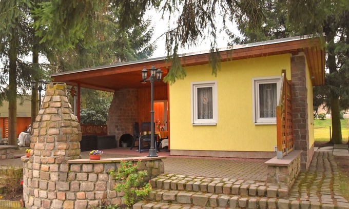 Mechelgruen House | Vintage Holiday Home in Trieb with Terrace