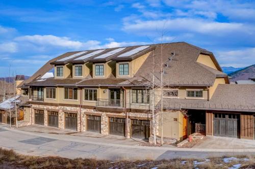 Park City Resort | Vintage on the Strand by All Seasons Resort Lodging